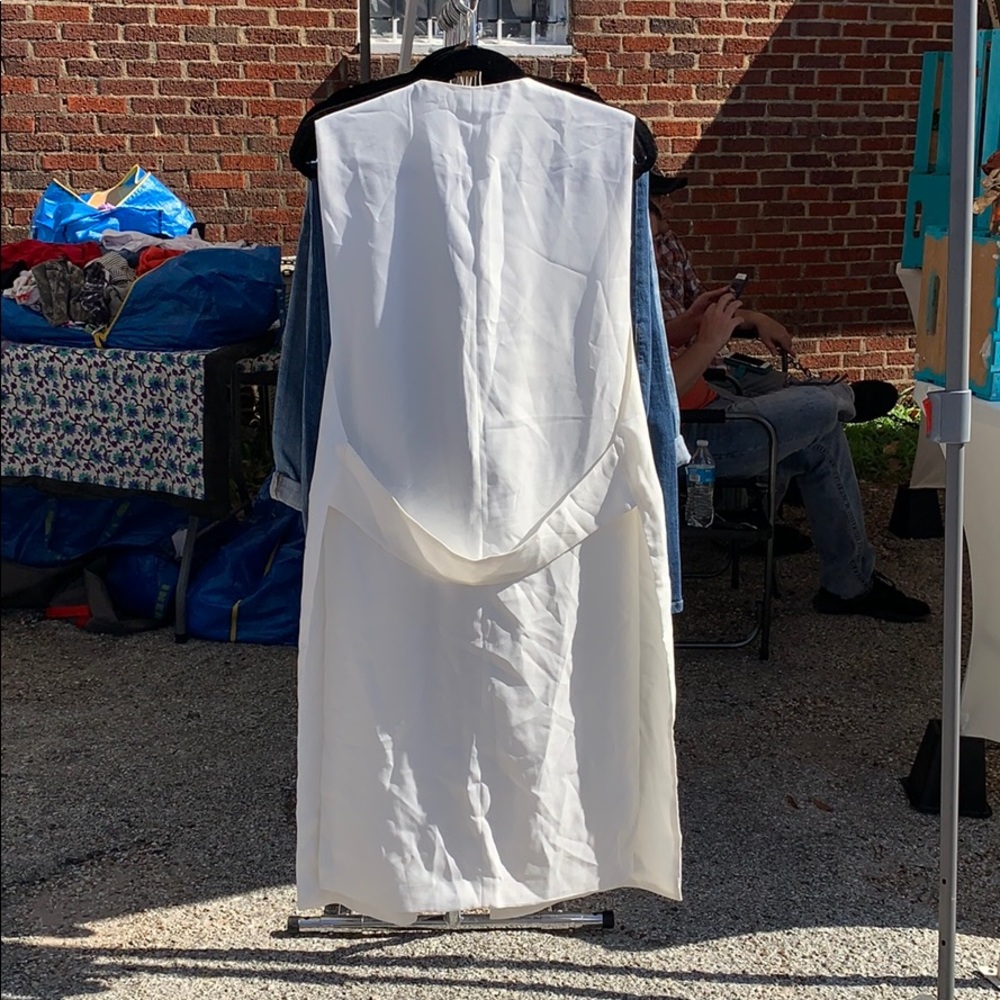 White Sleeveless Duster